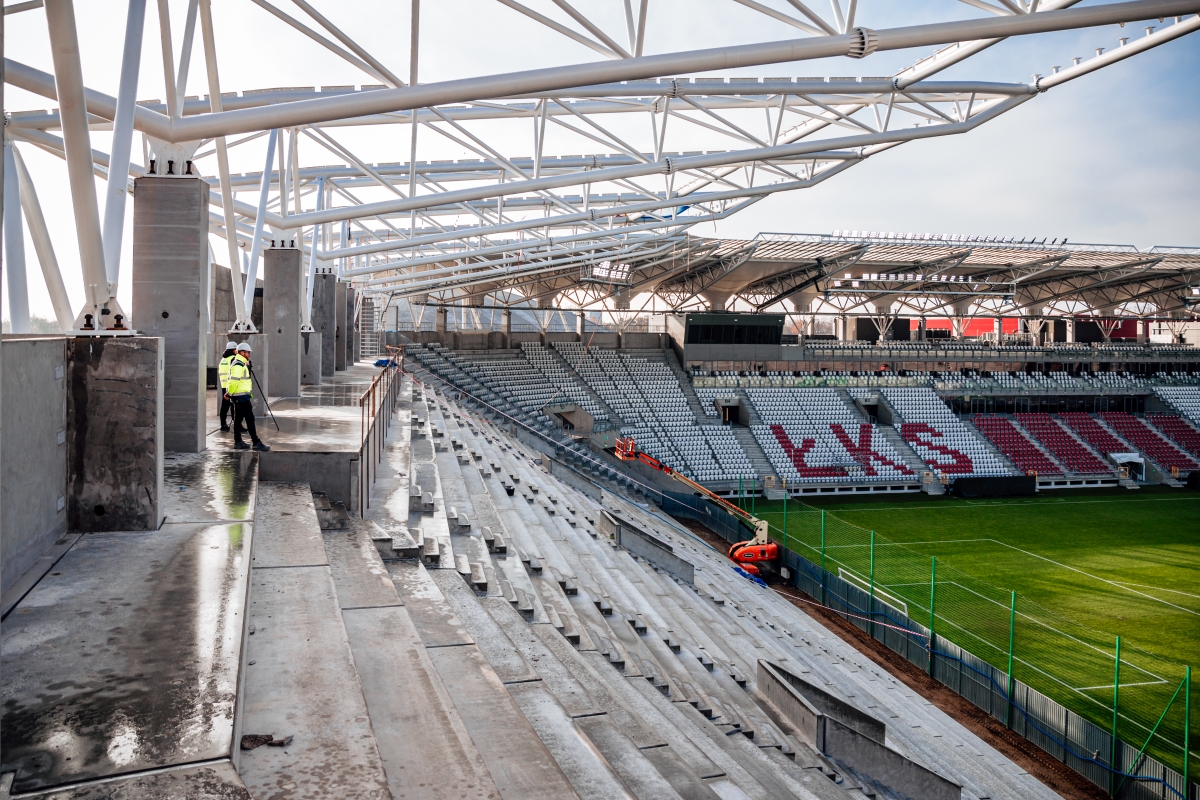 Raport z budowy stadionu ŁKS-u: już wkrótce ruszy montaż membrany dachu