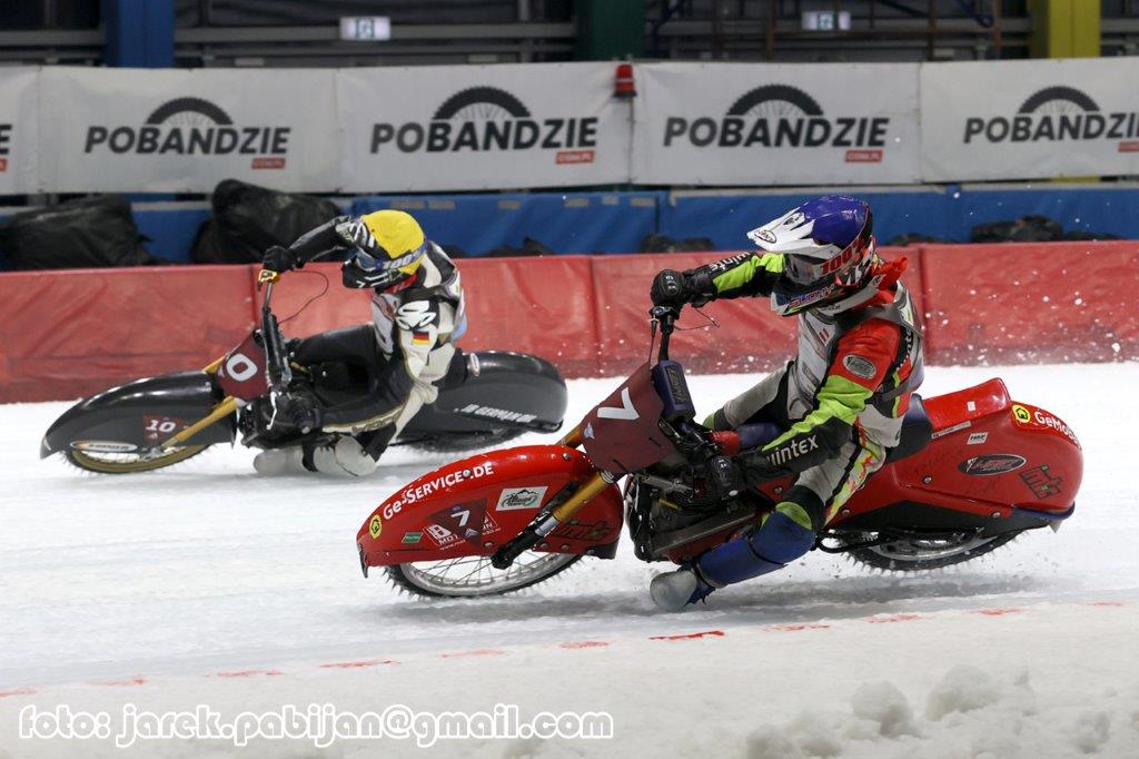 Świetne zawody w Arenie Lodowej. Harald Simon mistrzem Europy w ice speedwayu