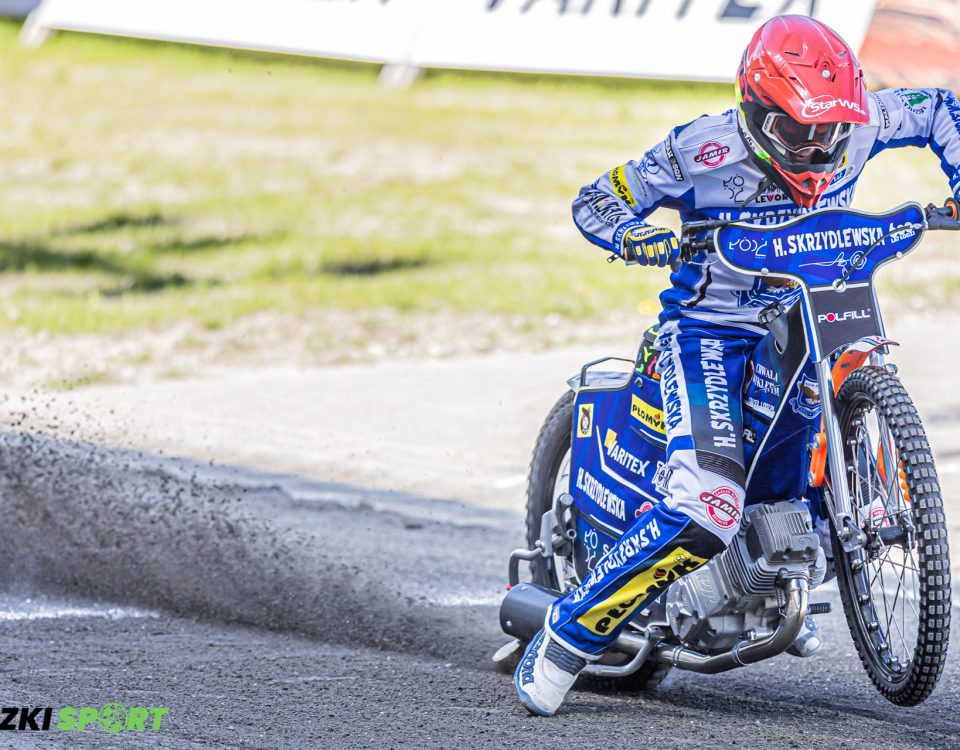 Żużlowiec Orła podczas meczu na Moto Arenie w Łodzi