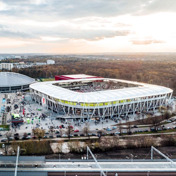 Stadion ŁKS-u wkrótce może przestać świecić pustkami. Przy Al. Unii Lubelskiej 2 mają plan na zagospodarowanie przestrzeni komercyjnej.