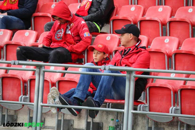 Kibice Widzewa podczas meczu Widzew - Stal na stadionie Widzewa