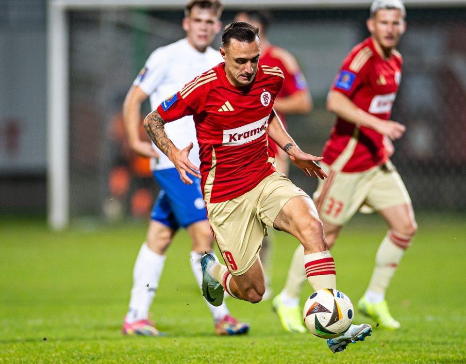 Andreu Arasa coraz bliżej powrotu do gry. Piłkarz czeka jeszcze na kolejne badania, które mają potwierdzić jego szybki powrót do zdrowia.