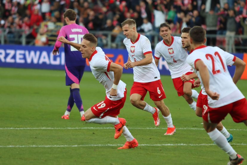 Reprezentacja Polski zremisowała z Niemcami na stadionie Widzewa w Łodzi