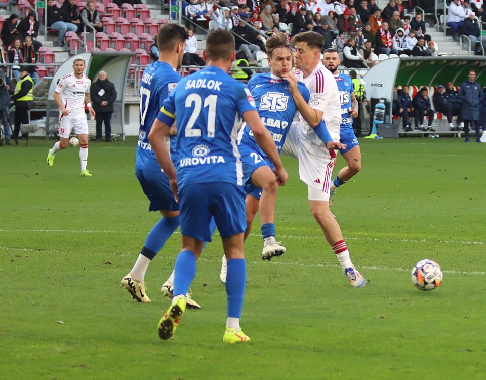 Piłkarze ŁKS-u Łódź przegrali z Ruchem Chorzów 0:1 po trafieniu 17-letniego Barańskiego