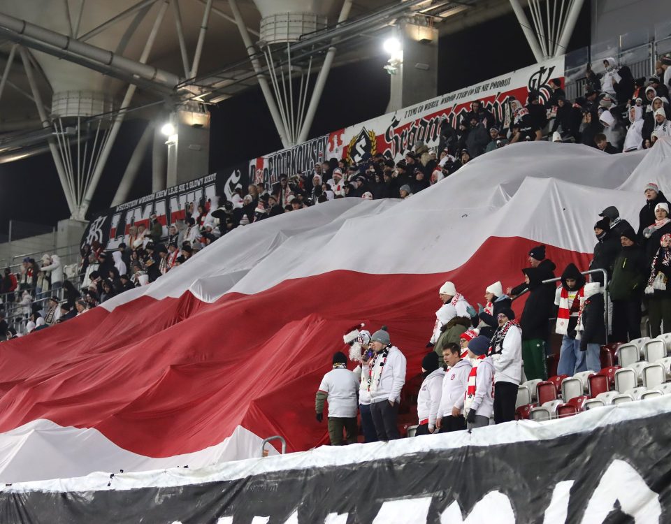 Kibice ŁKS-u w trakcie meczu na Stadionie Króla