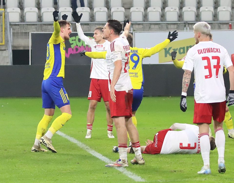 ŁKS Łódź znów przegrał na Stadionie Króla. Tym razem komplet punktów wywiozła Arka