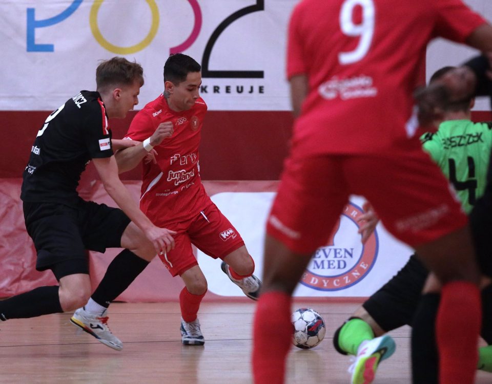 Widzew Łódź Futsal - Red Dragons Pniewy. Przy piłce Jefferson Ortiz