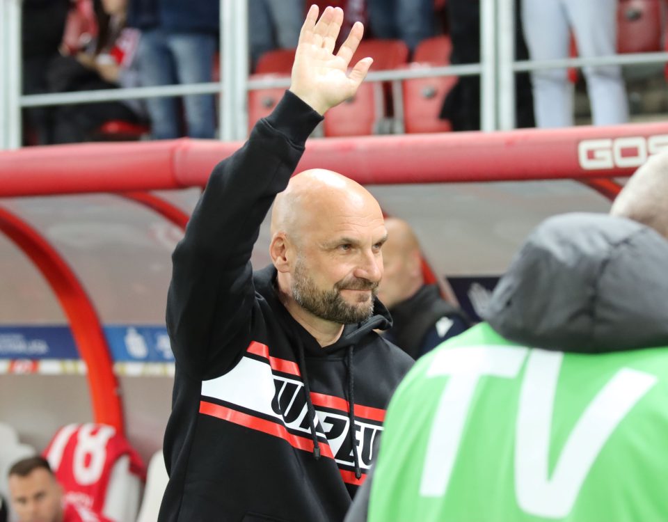 Żeljko Sopić, trener Widzewa na stadionie Widzewa