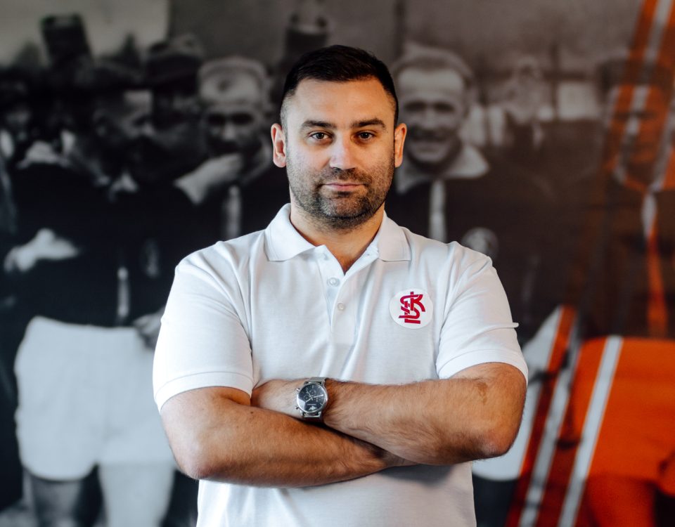 ŁKS Łódź zaprezentował nowego dyrektora sportowego. To on będzie odpowiadał za budowę pierwszej drużyny.
