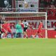 Widzew Łódź zawiódł swoich kibiców i przegrał z Legią na swoim stadionie. To kolejna porażka łodzian w tym sezonie.