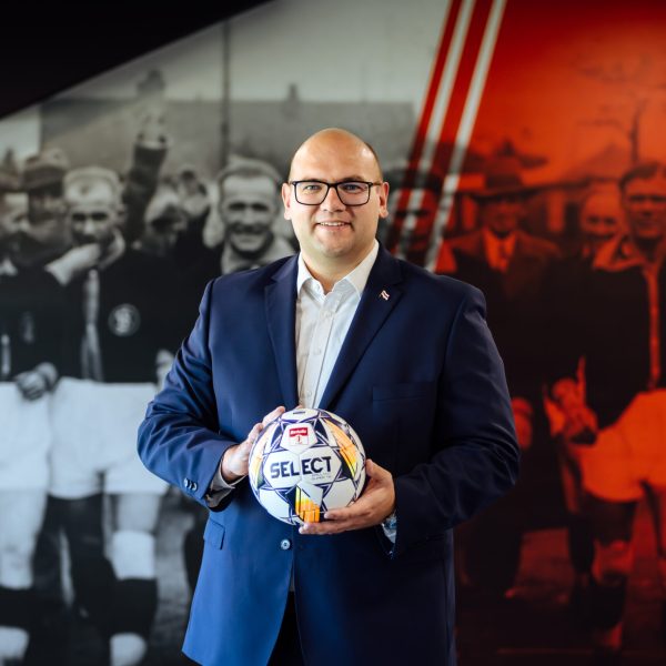 Jak wyglądały początki nowego prezesa ŁKS-u w branży sportowej i co przekonało go do podjęcia pracy przy Al. Unii Lubelskiej 2?
