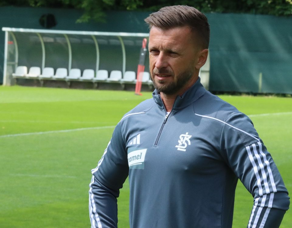 Szymon Grabowski poprowadził pierwszy trening ŁKS-u. Nowy szkoleniowiec od samego początku zapowiedział ciężką pracę.