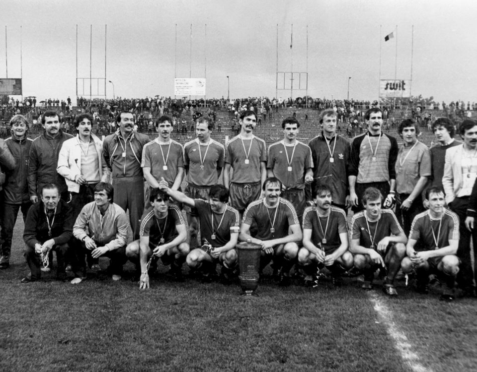 Drużyna Widzewa z Pucharem Polski 1985