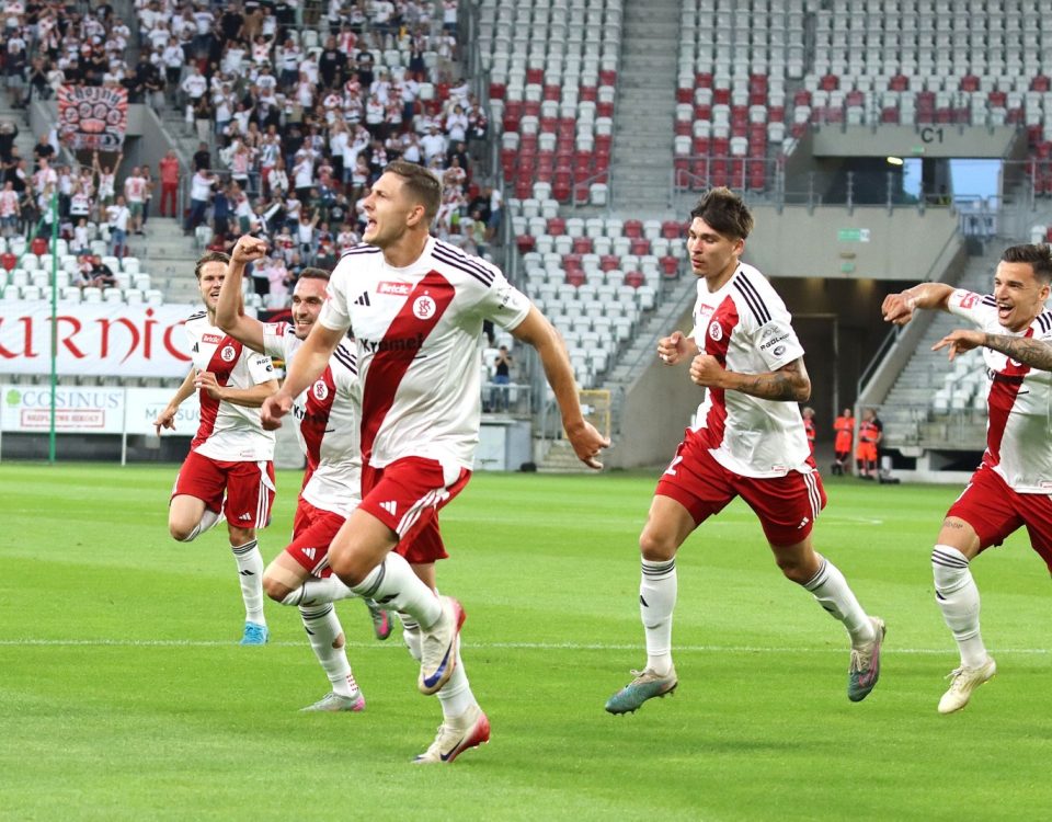 ŁKS Łódź pokonał Znicz Pruszków w 1. kolejce Betclic 1. Ligi sezonu 2025/2026. Autorem jedynej bramki był Fabian Piasecki.
