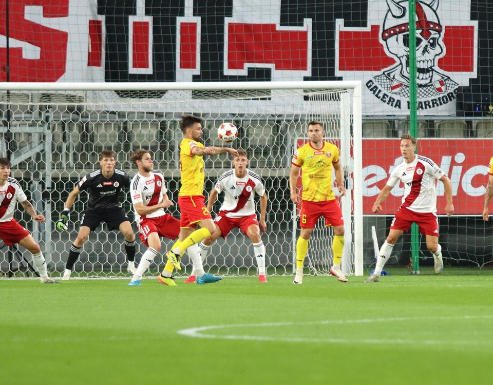 Piłkarze ŁKS-u Łódź tylko zremisowali ze Zniczem Pruszków w pierwszym meczu rundy rewanżowej Betclic 1 Ligi.