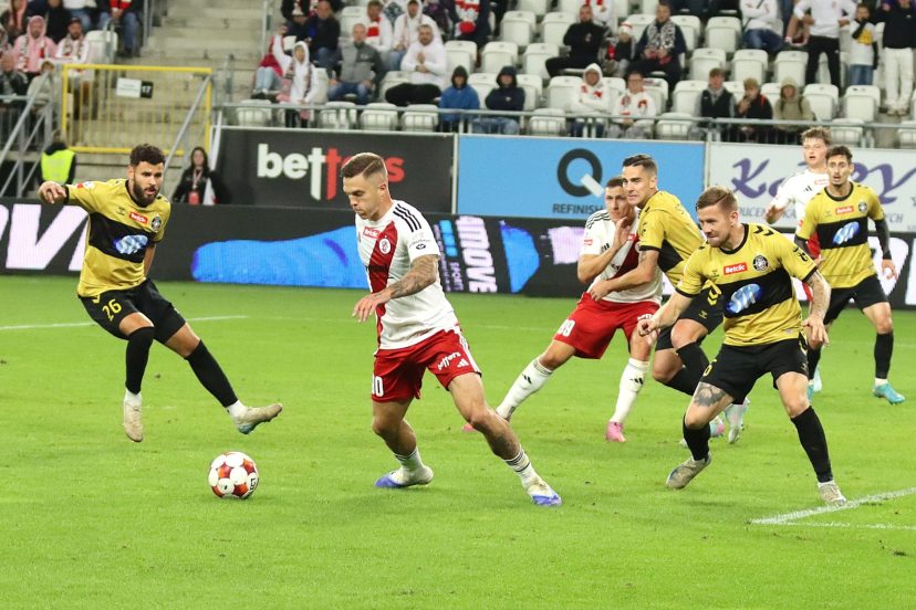ŁKS Łódź powalczy w Siedlcach o trzecie zwycięstwo z rzędu w tym sezonie Betclic 1 Ligi.