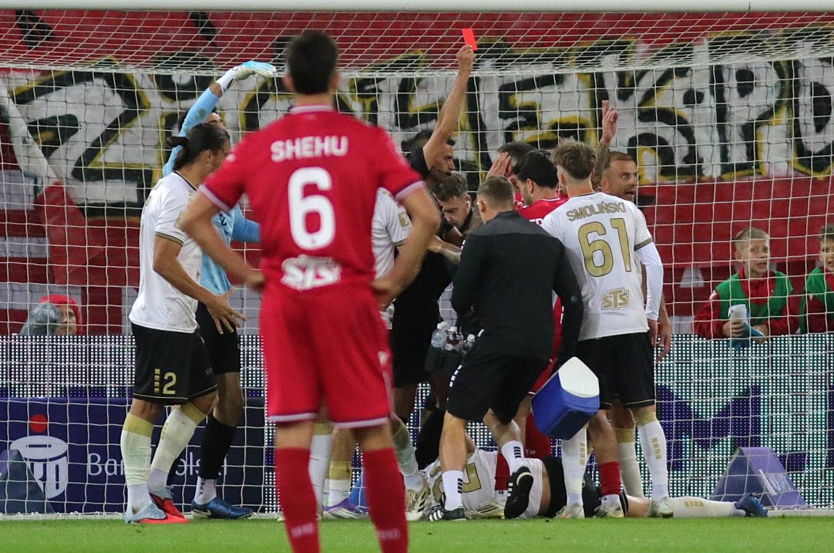 Widzew kończył mecz z Pogonią w dziesiątkę po tym jak ukarany czerwoną kartką został Sebastian Bergier.