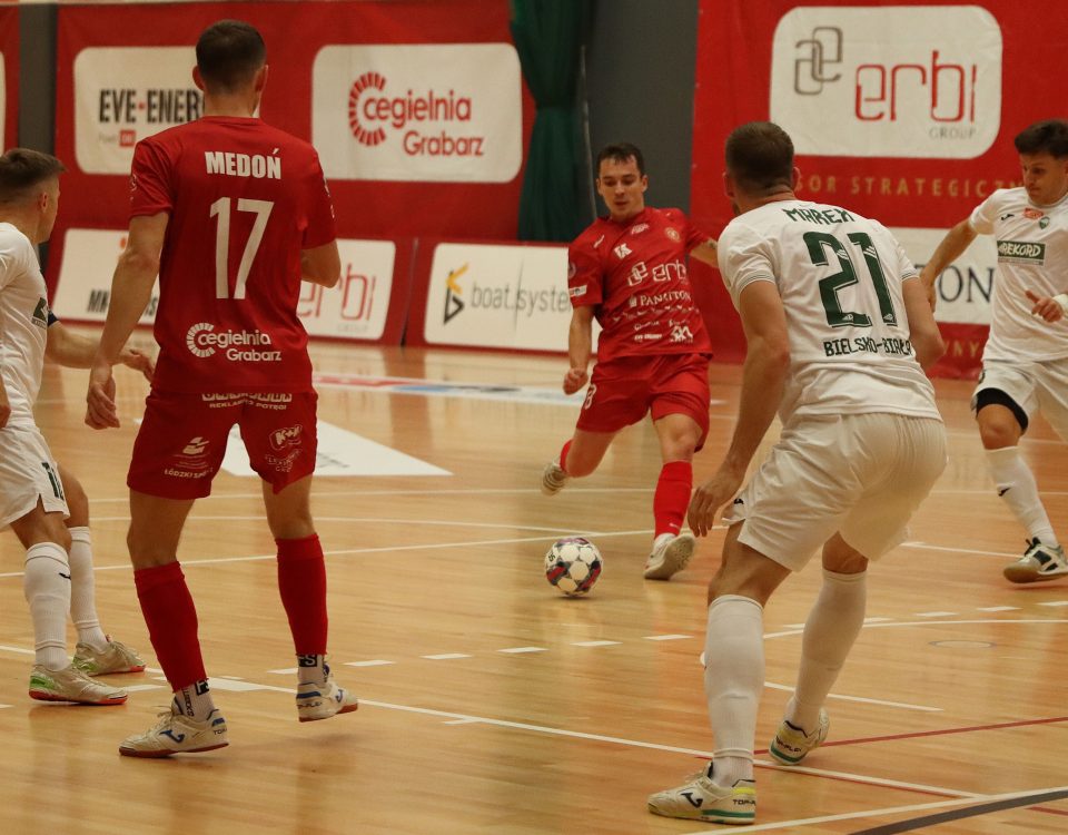 Widzew Łódź Futsal przegrał z Rekordem Bielsko-Biała. Tym samym nie było niespodzianki, a seria zwycięstw łódzkiego klubu została wyzerowana.