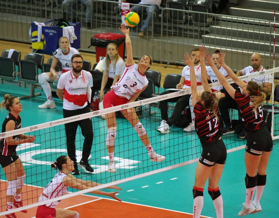 ŁKS Commercecon Łódź przegrał w pierwszym spotkaniu grupy D Ligi Mistrzyń. Łodzianki okazały się słabsze od wicemistrza Niemiec.