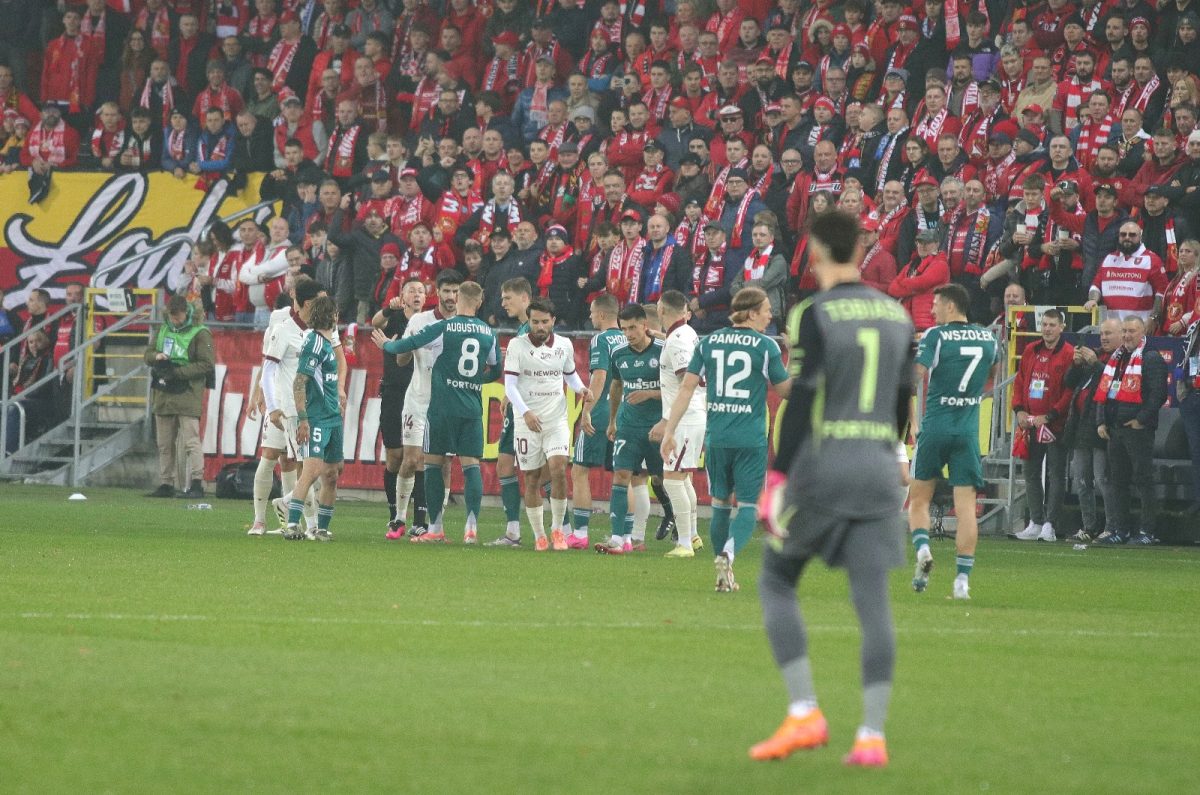 Najbardziej znienawidzonym piłkarzem Legii jest na Widzewie Rafał Augustyniak